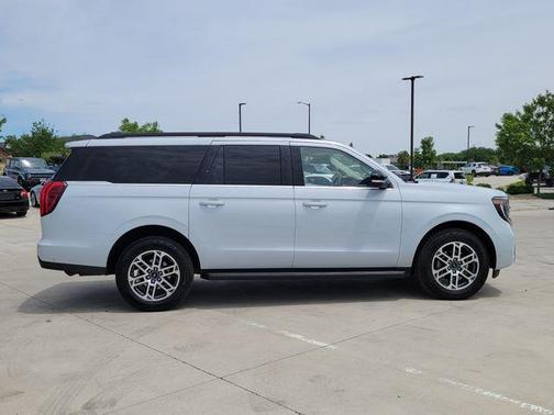 Space Silver 2025 Ford Expedition Max Active