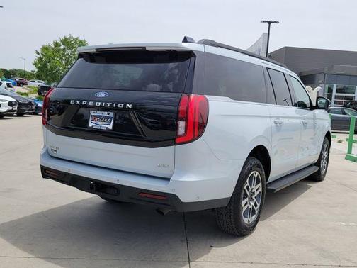 Space Silver 2025 Ford Expedition Max Active