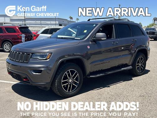 Granite Crystal Metallic Clearcoat 2018 Jeep Grand Cherokee Trailhawk