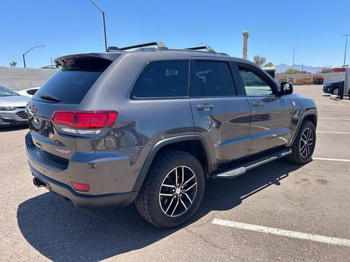 Granite Crystal Metallic Clearcoat 2018 Jeep Grand Cherokee Trailhawk