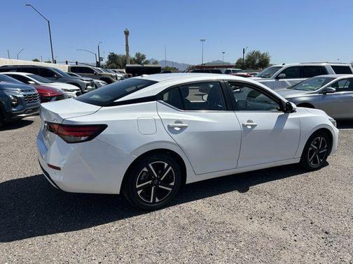 Aspen White Tricoat 2024 Nissan Sentra SV