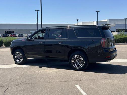 Black 2025 Chevrolet Suburban 4WD Z71
