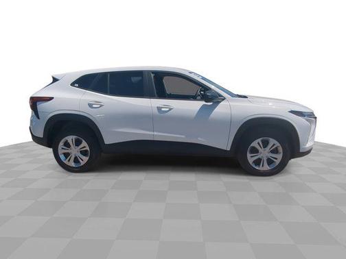 2025 Chevrolet Trax LS
