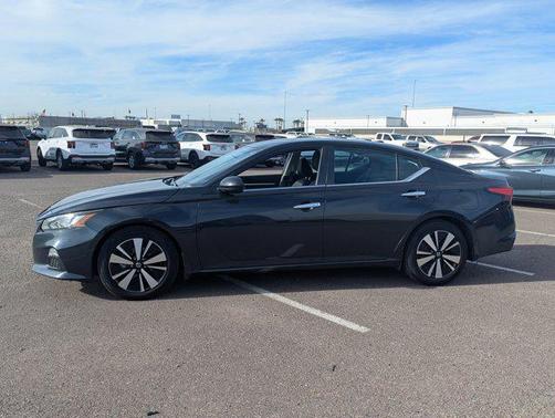 2021 Nissan Altima 2.5 SV