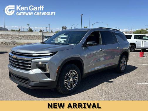 Sterling Gray Metallic 2025 Chevrolet Traverse LT