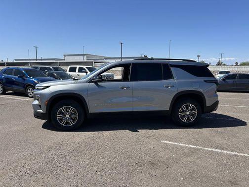 Sterling Gray Metallic 2025 Chevrolet Traverse LT