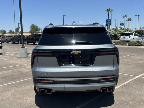 Sterling Gray Metallic 2025 Chevrolet Traverse LT