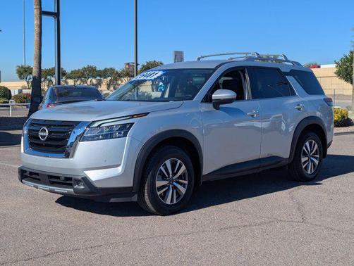 2022 Nissan Pathfinder SL 2WD