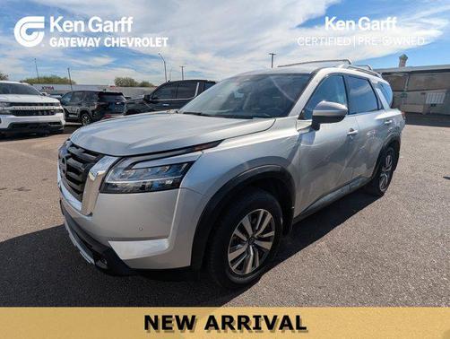 2022 Nissan Pathfinder SL 2WD