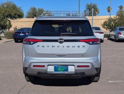 2022 Nissan Pathfinder SL 2WD