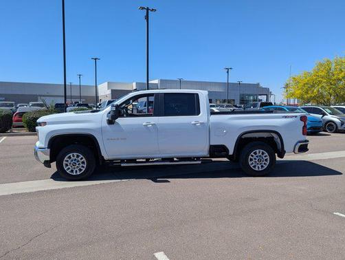 Summit White 2025 Chevrolet Silverado 2500 LT