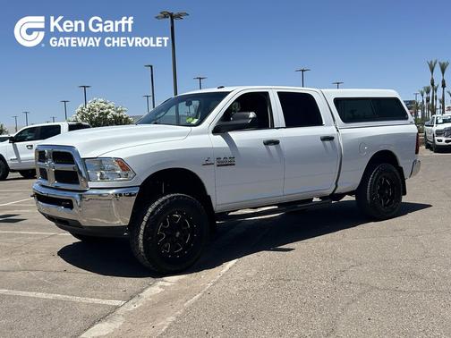 Bright White Clearcoat 2018 RAM 2500 Tradesman Crew Cab 4x4 6'4' Box