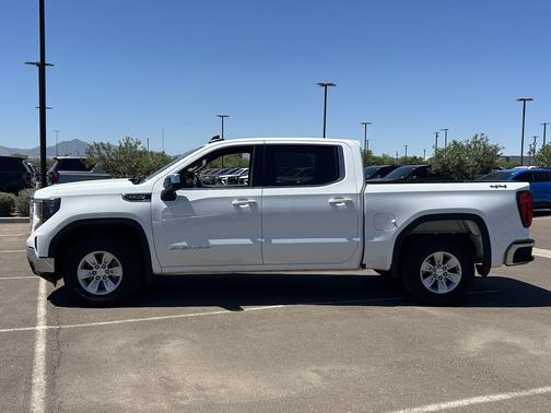 Summit White 2023 GMC Sierra 1500 SLE