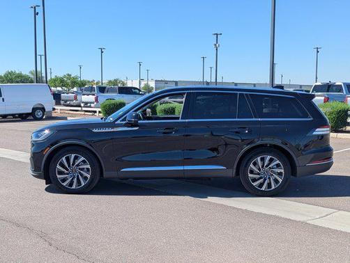 Infinite Black Metallic Clearcoat 2025 Lincoln Aviator Premiere