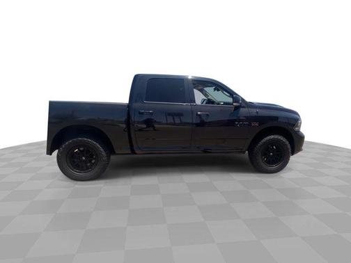 2017 RAM 1500 Night Crew Cab 4x4 5'7' Box