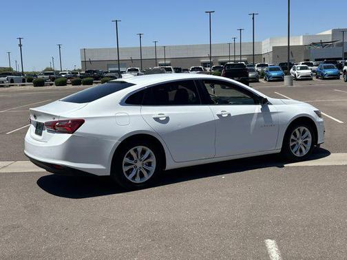 Summit White 2022 Chevrolet Malibu FWD LT