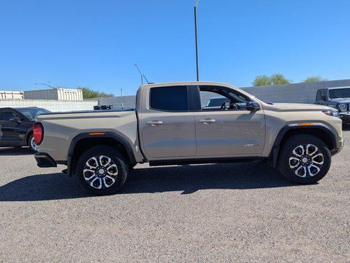 2023 GMC Canyon AT4