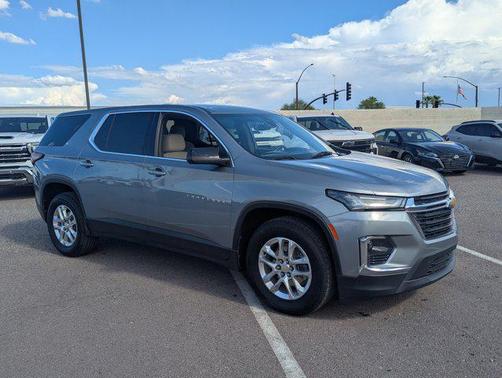 2023 Chevrolet Traverse LS