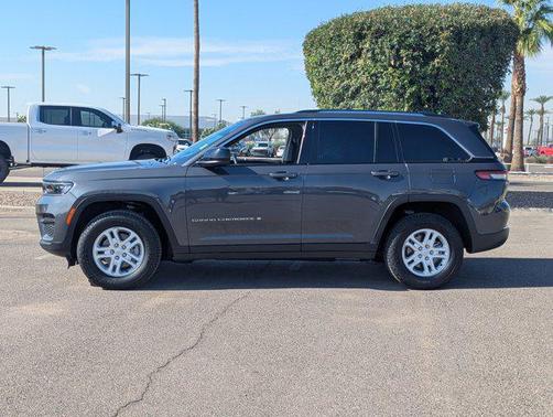2022 Jeep Grand Cherokee Laredo