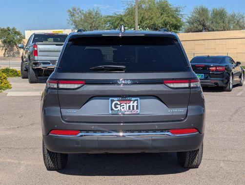 2022 Jeep Grand Cherokee Laredo