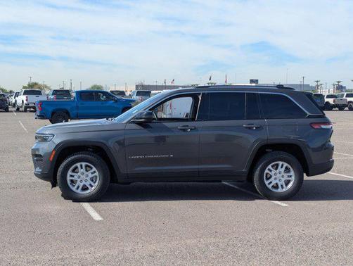 2022 Jeep Grand Cherokee Laredo