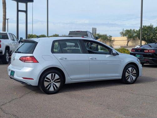 2017 Volkswagen e-Golf SE