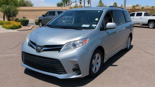 2020 Toyota Sienna LE