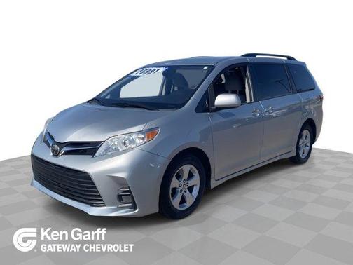 2020 Toyota Sienna LE