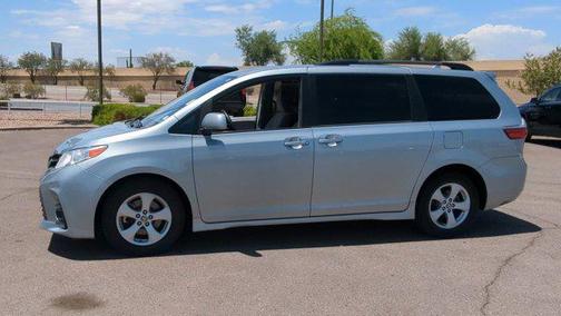 2020 Toyota Sienna LE