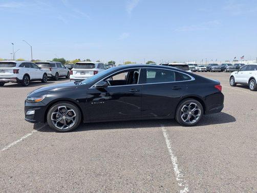 Mosaic Black Metallic 2024 Chevrolet Malibu FWD 1LT