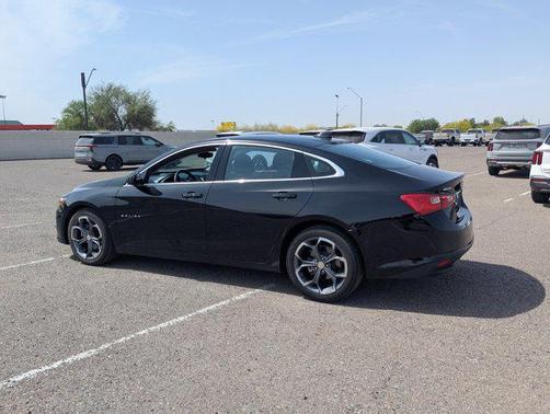 Mosaic Black Metallic 2024 Chevrolet Malibu FWD 1LT