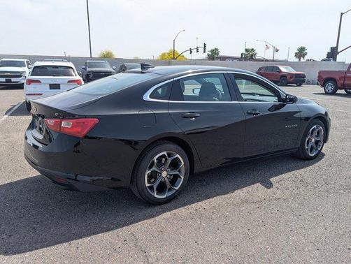 Mosaic Black Metallic 2024 Chevrolet Malibu FWD 1LT