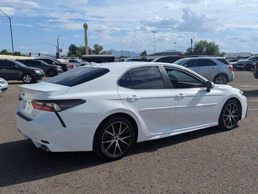 2023 Toyota Camry SE