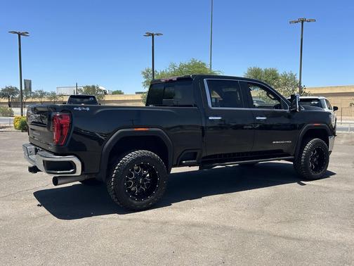 Ebony Twilight Metallic 2023 GMC Sierra 2500 SLT