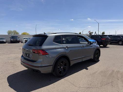 2023 Volkswagen Tiguan 2.0T SE R-Line Black
