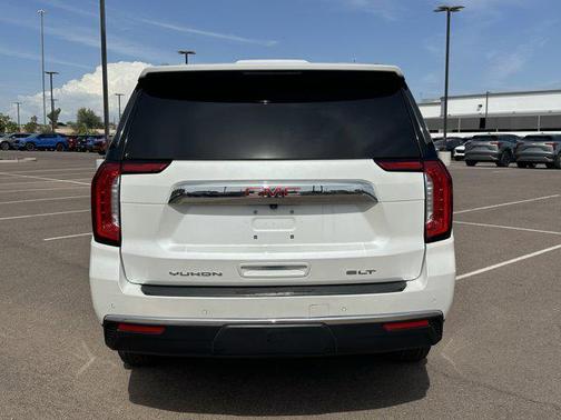2023 GMC Yukon XL SLT