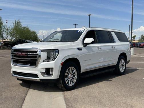 2023 GMC Yukon XL SLT