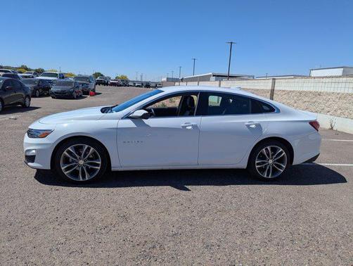 Summit White 2024 Chevrolet Malibu FWD 2LT