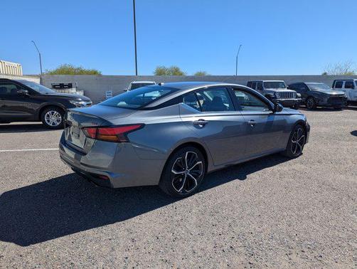 2023 Nissan Altima SR FWD