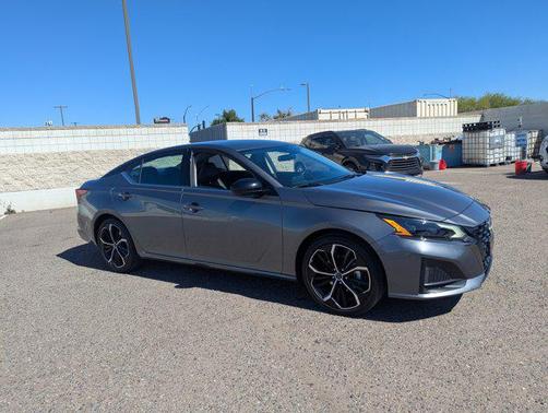 2023 Nissan Altima SR FWD