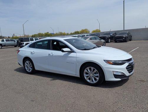 Summit White 2024 Chevrolet Malibu FWD 1LT