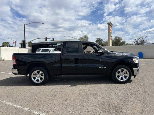 Diamond Black Crystal Pearlcoat 2022 RAM 1500 Big Horn/Lone Star