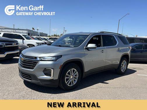 Sterling Gray Metallic 2023 Chevrolet Traverse LT Cloth