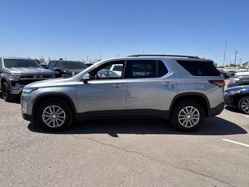 Sterling Gray Metallic 2023 Chevrolet Traverse LT Cloth