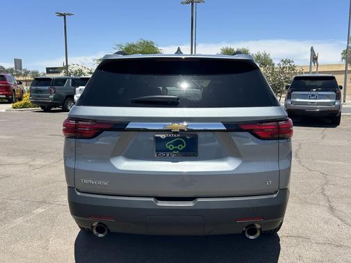 Sterling Gray Metallic 2023 Chevrolet Traverse LT Cloth