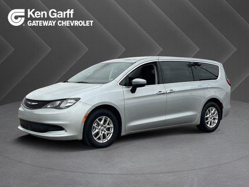 Silver Mist Clearcoat 2023 Chrysler Voyager LX