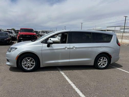 Silver Mist Clearcoat 2023 Chrysler Voyager LX