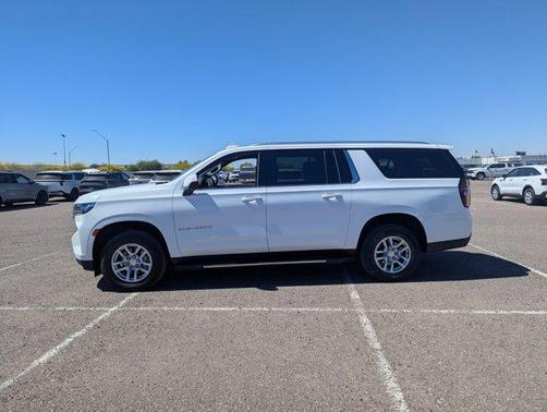 Summit White 2024 Chevrolet Suburban LT