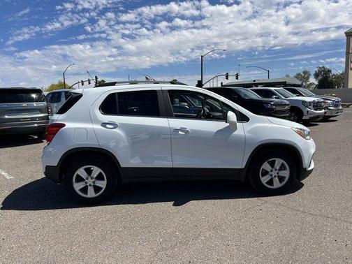 Summit White 2020 Chevrolet Trax LT