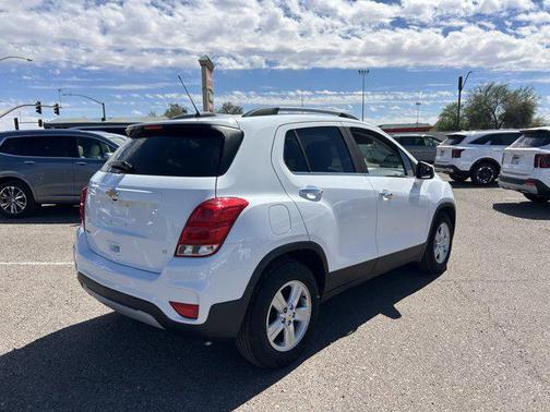 Summit White 2020 Chevrolet Trax LT